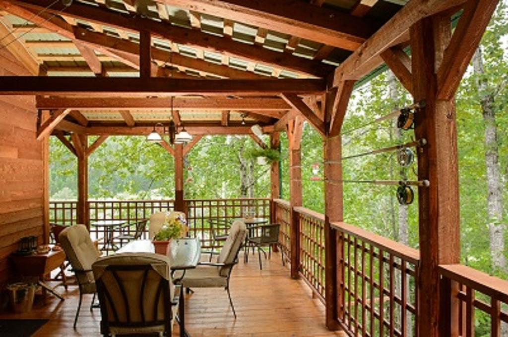 Auberge De La Riviere Matapedia - Matapedia River Lodge Routhierville Екстер'єр фото