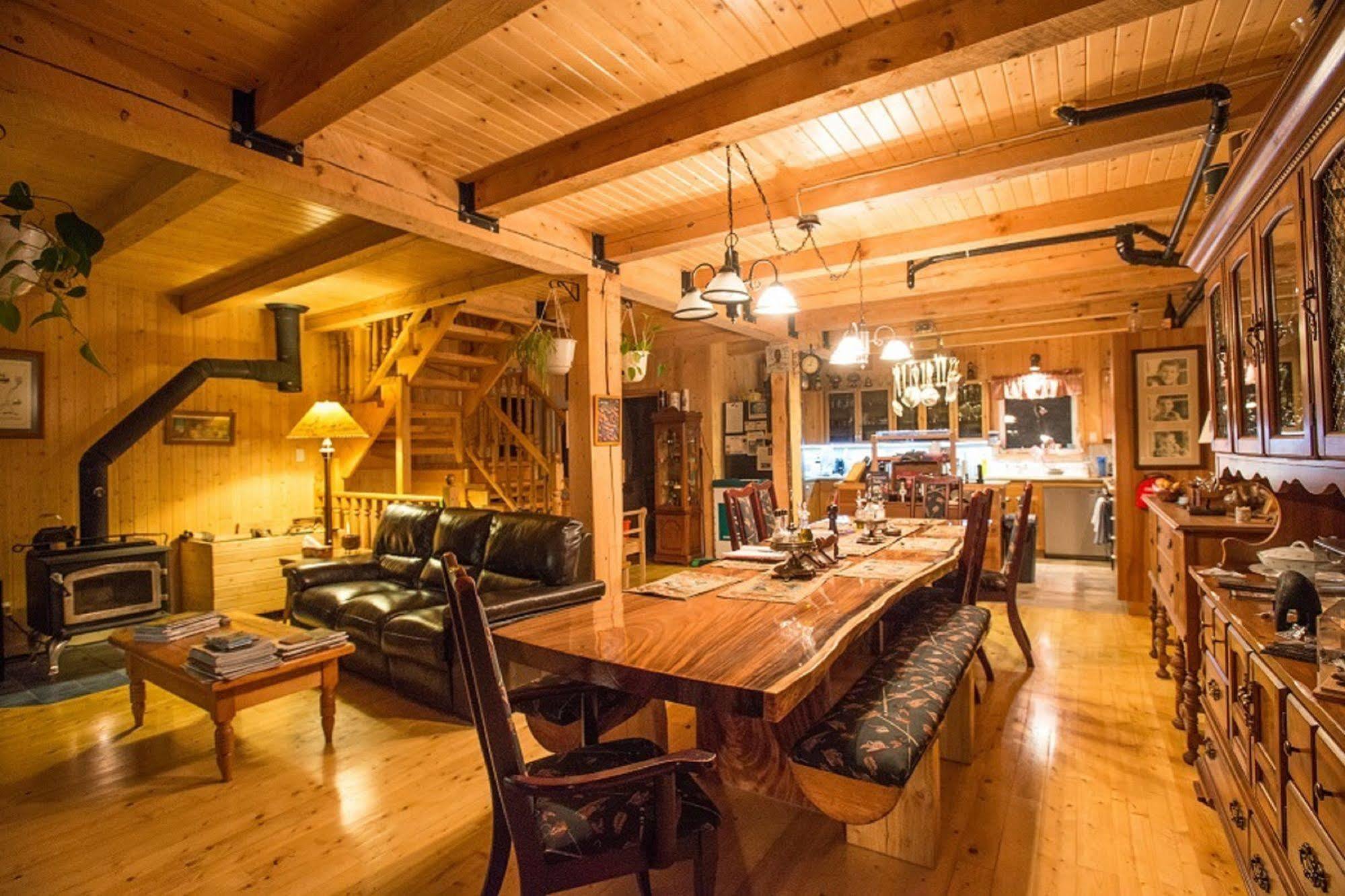 Auberge De La Riviere Matapedia - Matapedia River Lodge Routhierville Екстер'єр фото