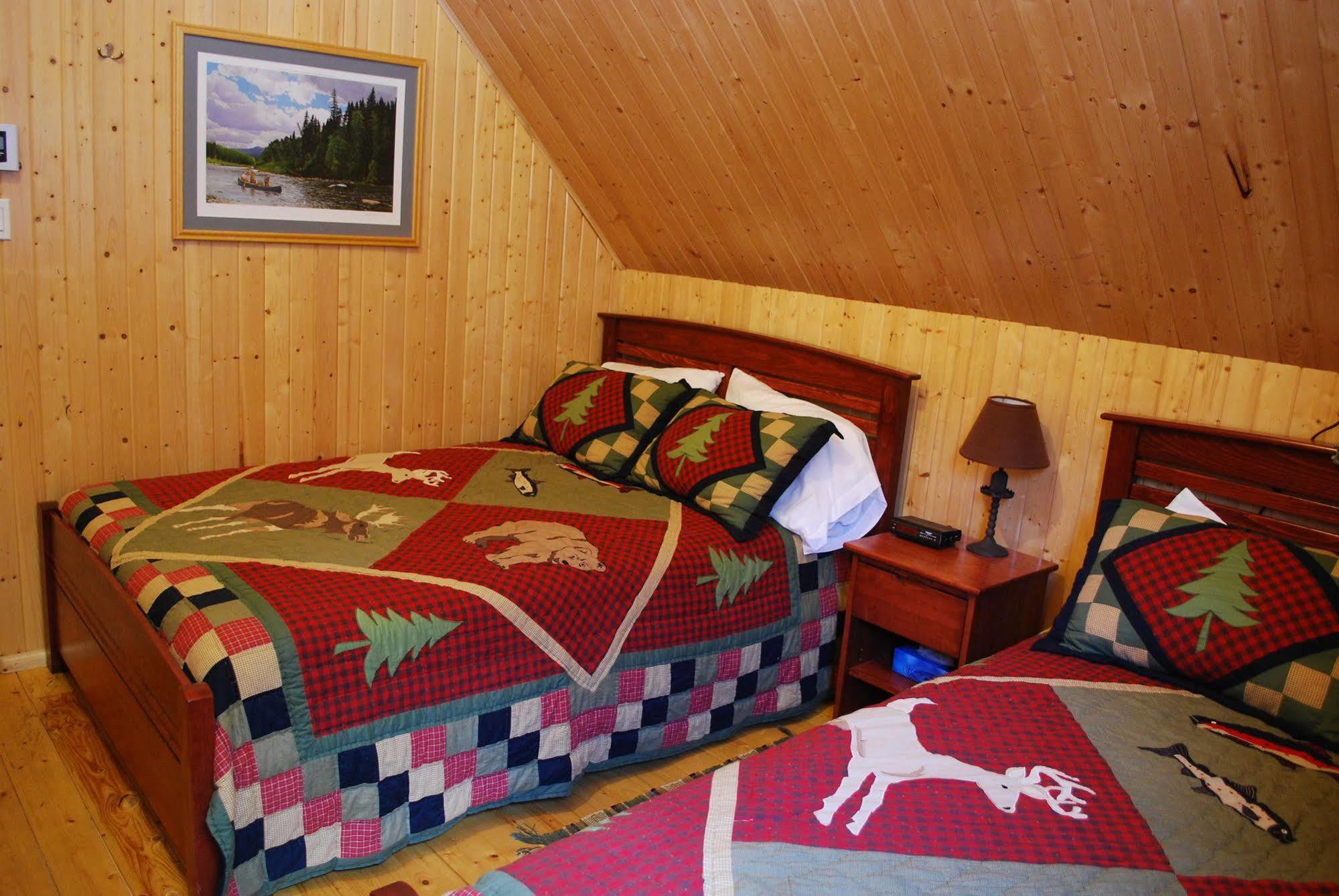 Auberge De La Riviere Matapedia - Matapedia River Lodge Routhierville Екстер'єр фото