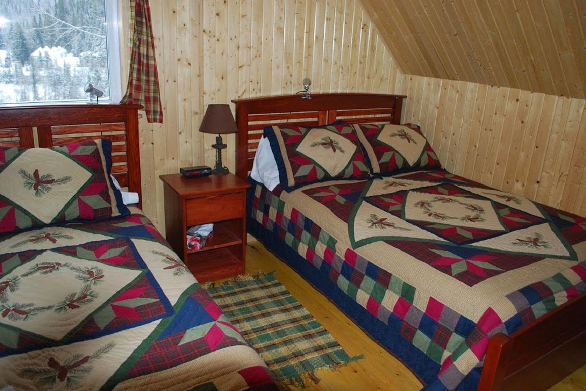 Auberge De La Riviere Matapedia - Matapedia River Lodge Routhierville Екстер'єр фото