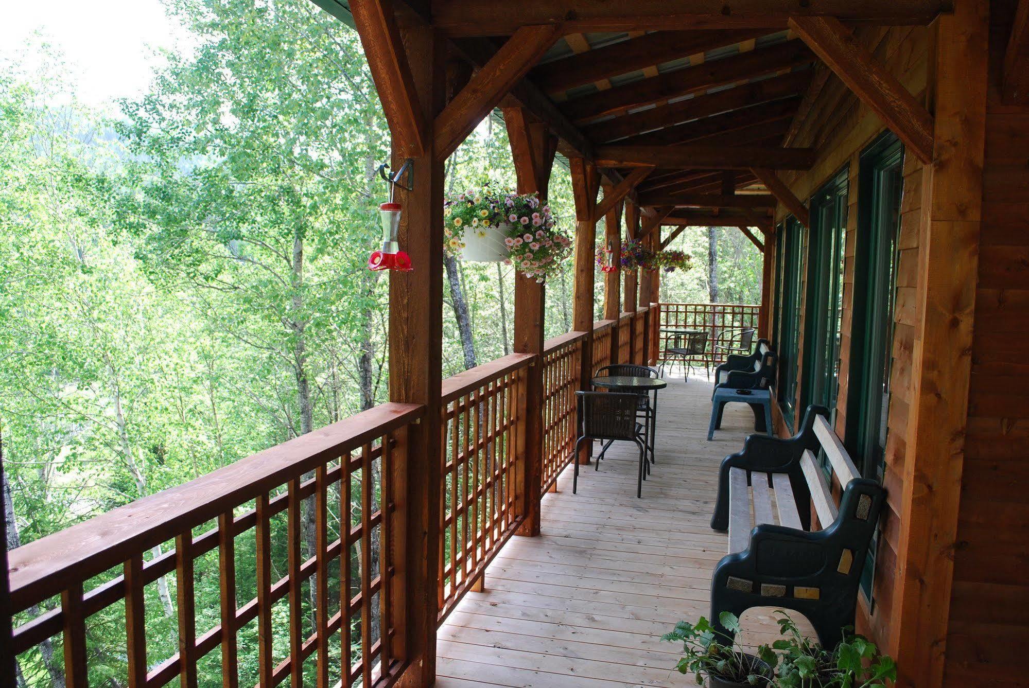Auberge De La Riviere Matapedia - Matapedia River Lodge Routhierville Екстер'єр фото